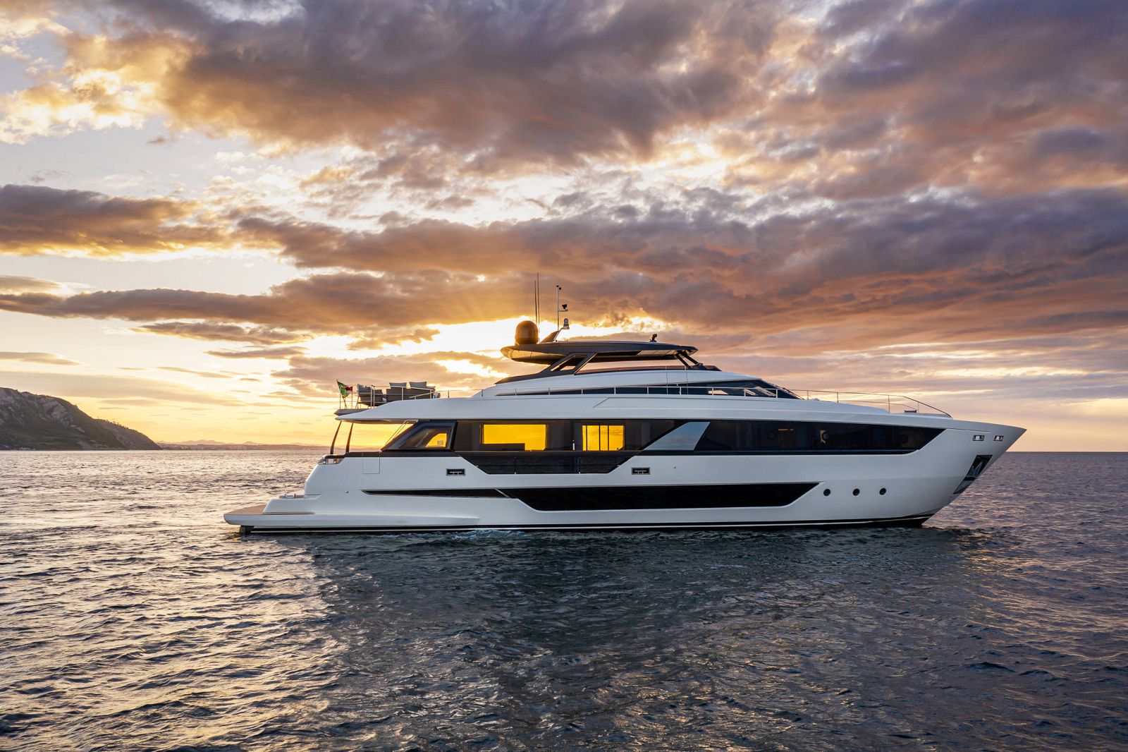 The Ferretti Yachts 1000 Launches