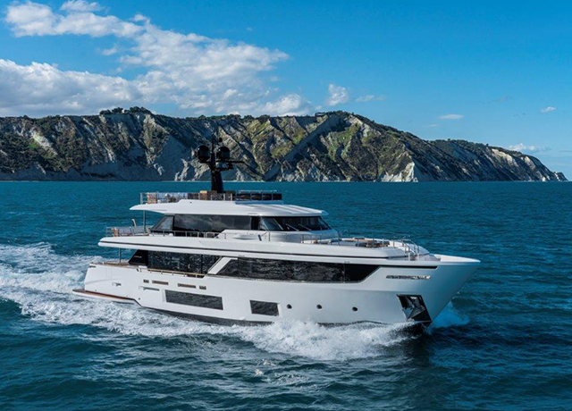 Custom Line Presents the New Navetta 30: “The Art Of Movement”