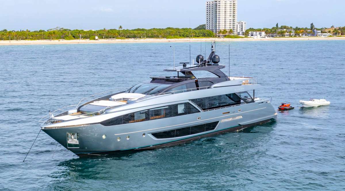 New Charter: Riva 110′ Dolcevita – TASTY WAVES