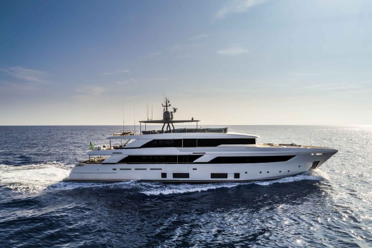 CustomLine Navetta42 Video