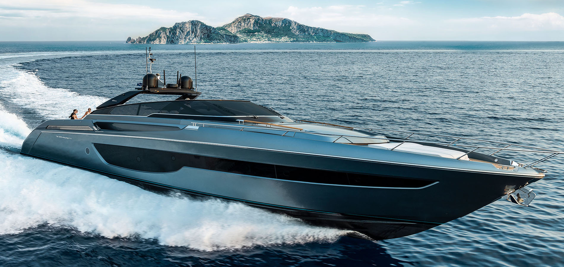 RIVA 76' BAHAMAS SUPER PRIVATE SHOWINGS AT MIAMI BEACH MARINA